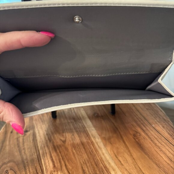 Coach White Leather Turnlock Wallet — Bi-Fold w/ Silver Turnlock - Picture 5 of 10